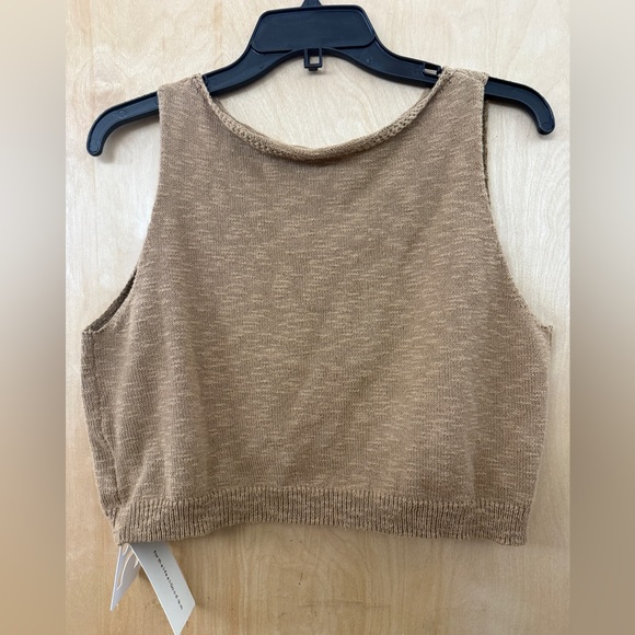 Commense Women's Sleeveless Crop Knit Top - Picture 6 of 11